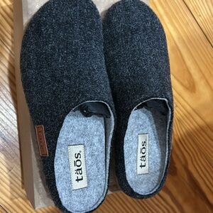 Taos Woollery slippers/shoes
